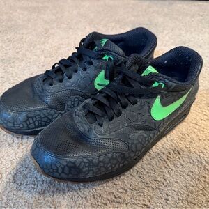 US Size 10.5 - Nike Air Max 1 Premium x HUF Hufquake 2007 QS